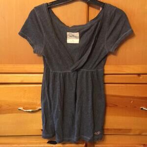 Hollister v neck grey T-shirt.  Small